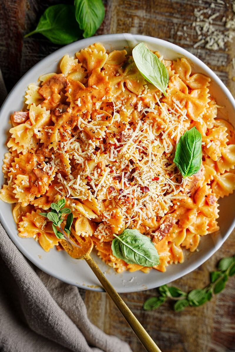 Pasta alla No Vodka - Chasing Cravings